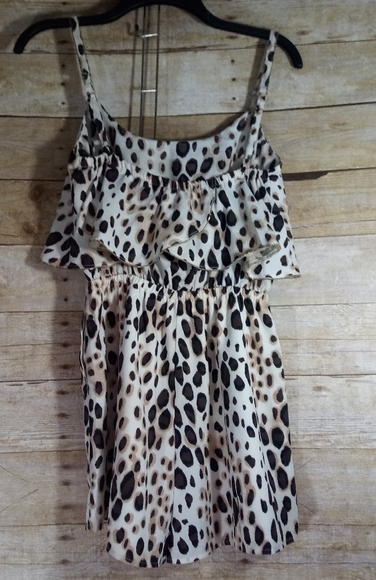 bebe cheetah print romper with gold trim - Picture 5 of 8